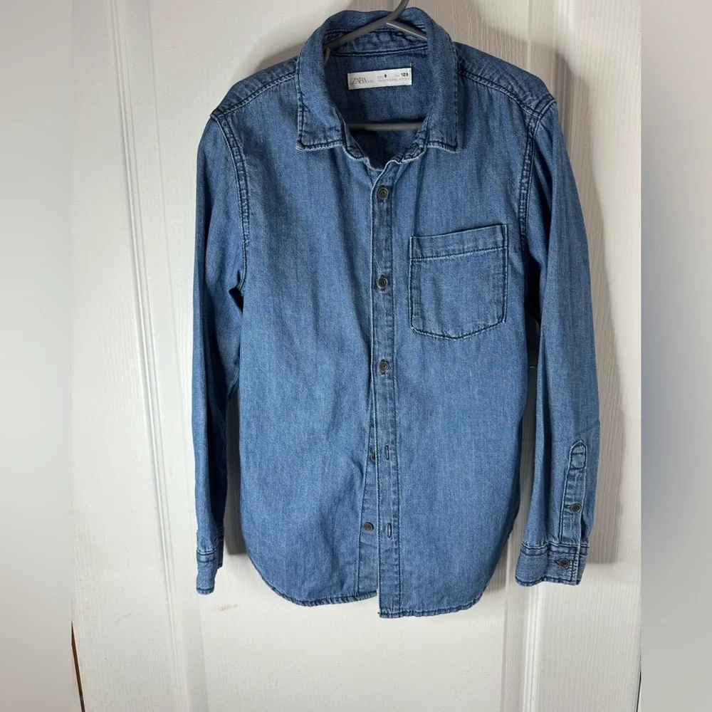 Gap Chambray button up